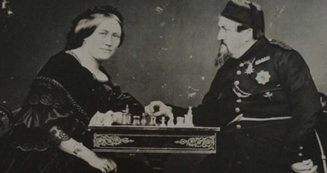Danner Grevinden-og-kongen spiller skak.jpg