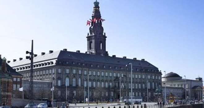 Christiansborg-82820.jpg