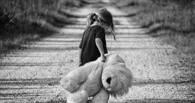 Pige med løve.jpg