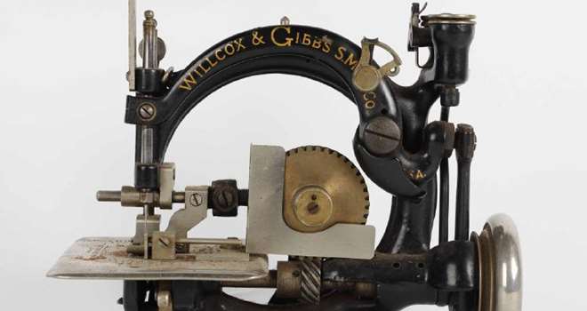 meget gammel amerikansk symaskine ca 1890 Willcox og Gibbs Co.jpg