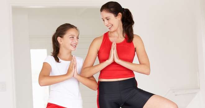 Laila børn og voksen yoga, bredformat.jpg